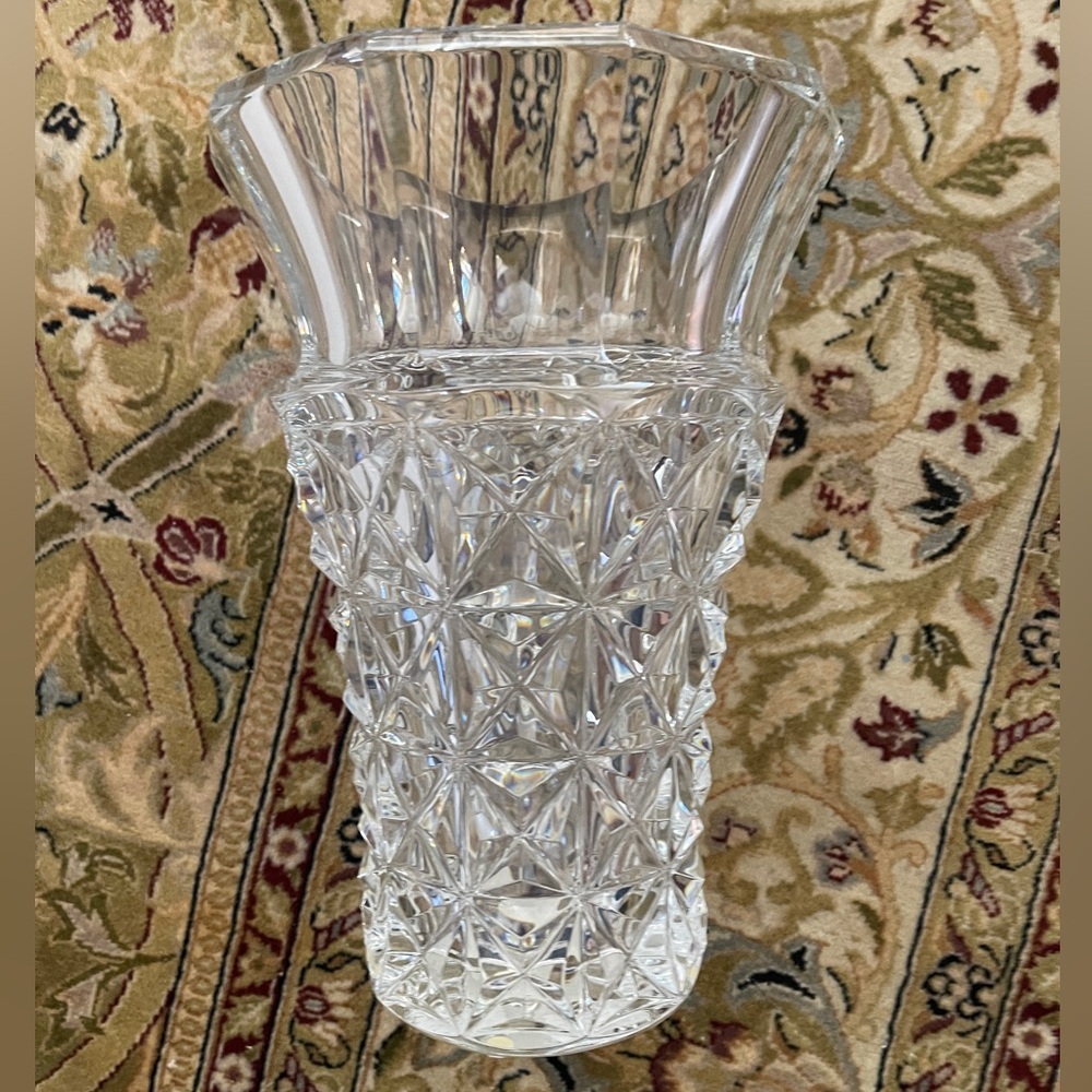 The Baccarat Maison’s Celimene small vase is cut from crystal niob